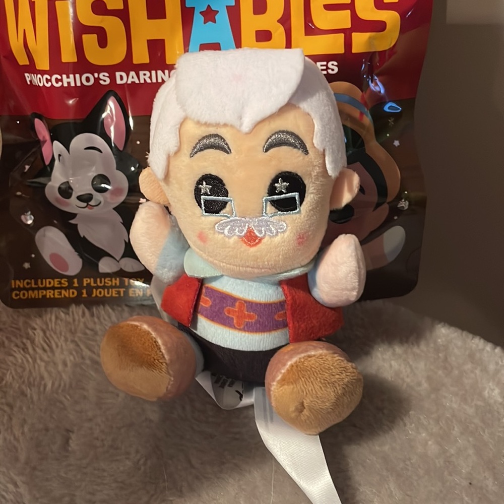 Disbey parks Wishables Geppetto from Pinocchio - Picture 2 of 4